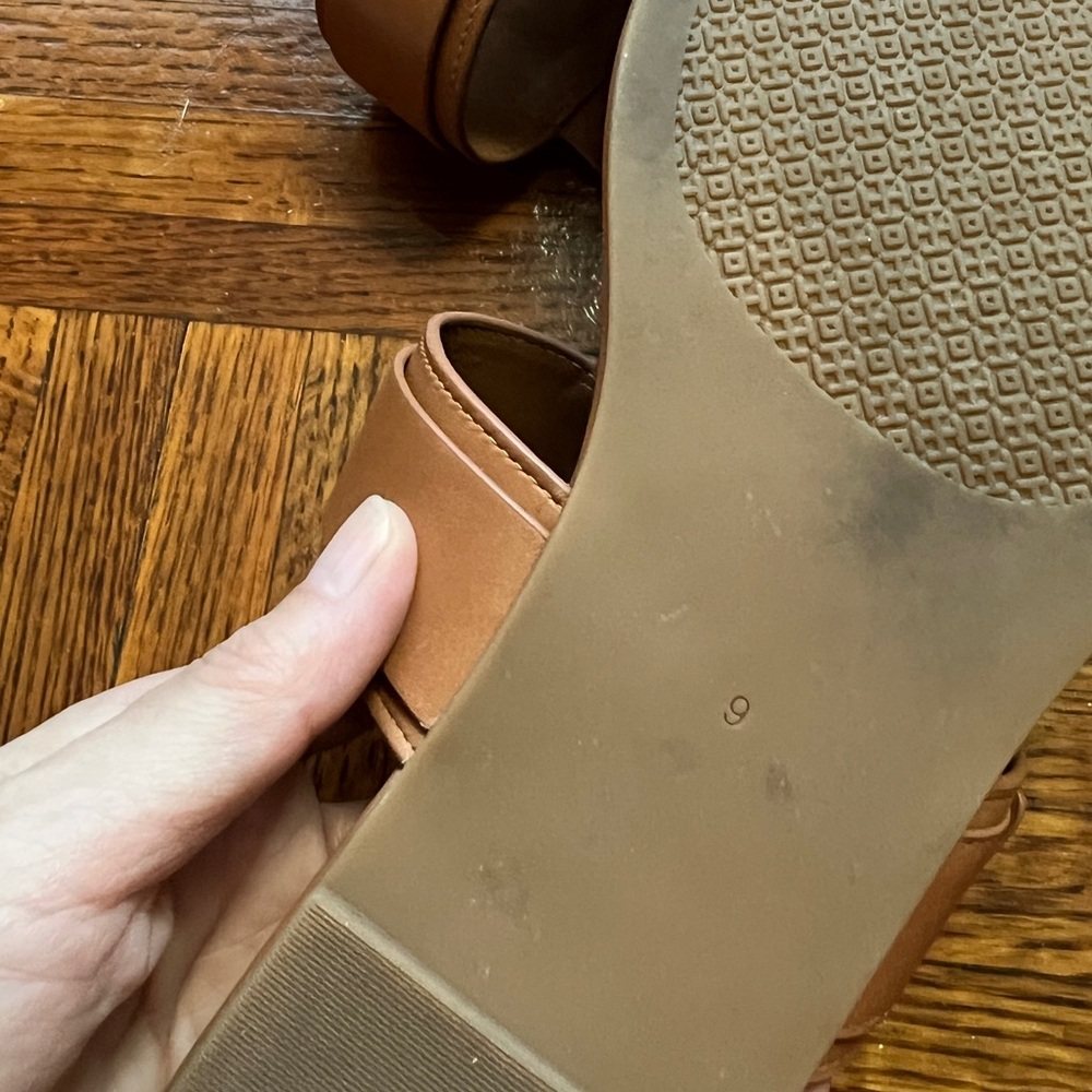 Tory Burch Sandals Excellent Condition sz 9 brown Flip Flop - Picture 10 of 12